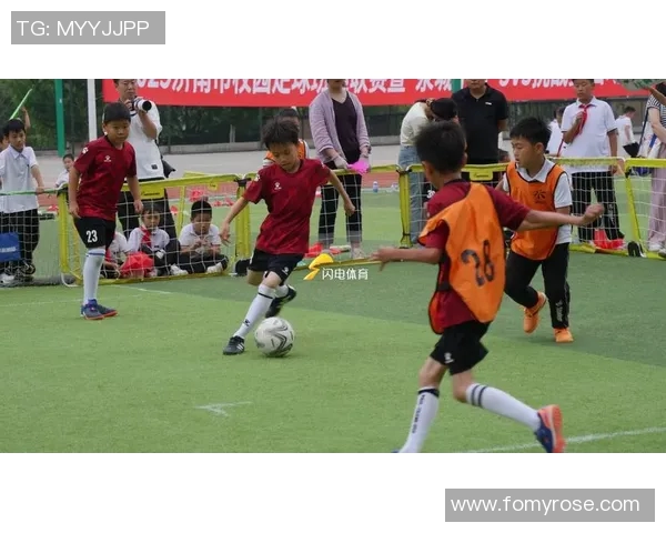 足球星跳：创新玩法引领未来体育新潮流的跨界体验与挑战